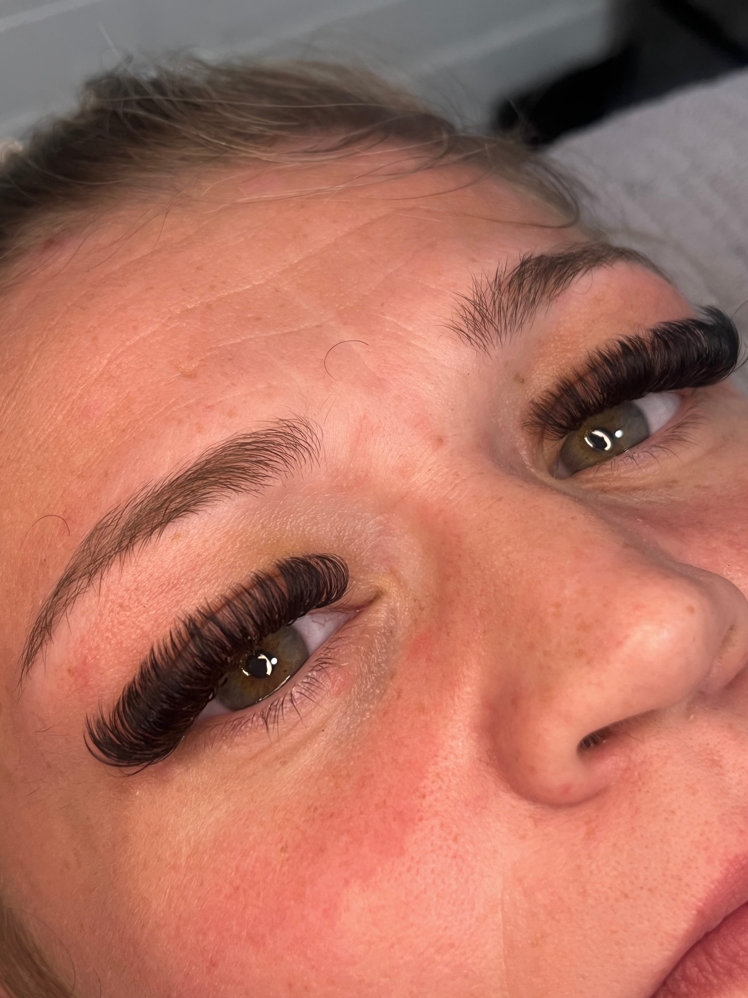 Ultimate Blackout Volume Lashes 0.3 Mixed Length Trays